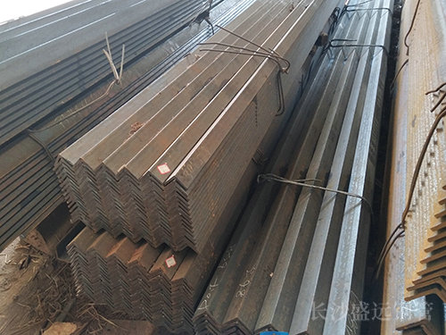 型材倉(cāng)庫(kù)一角